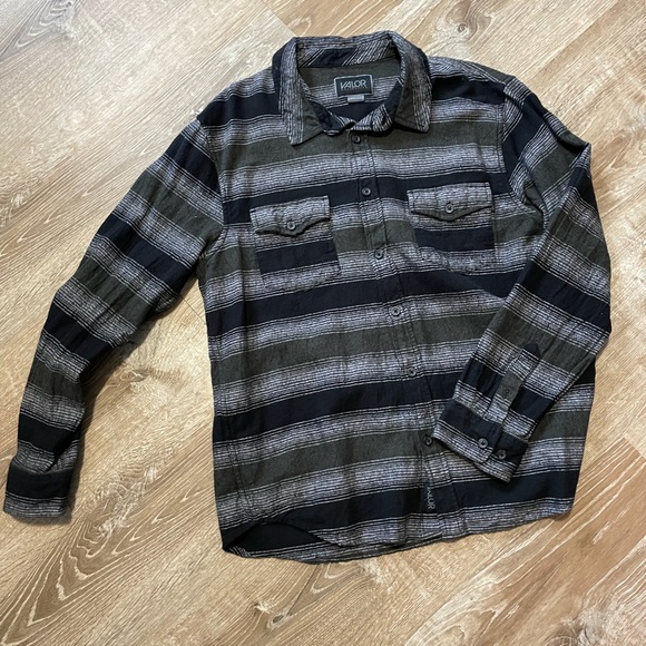 Men’s Black & Grey Striped Shirt, XL - Picture 4 of 12